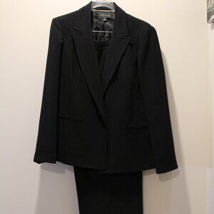 Black Fully-Lined Anne Klein Pant Suit - Sz 18